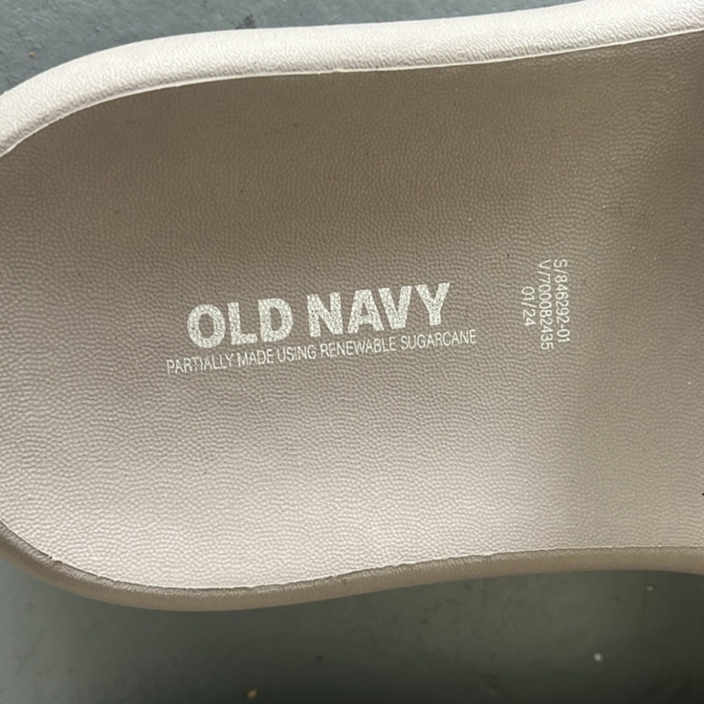 🤎Fun! Old Navy Slides🤎 - Picture 2 of 3